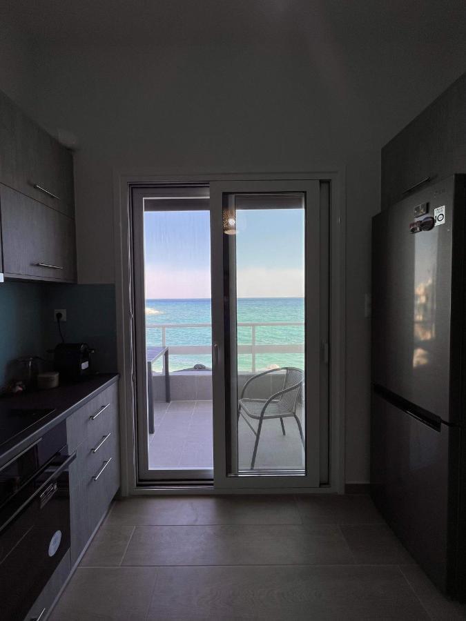 Beach Retreat In Town Corinth Exterior photo