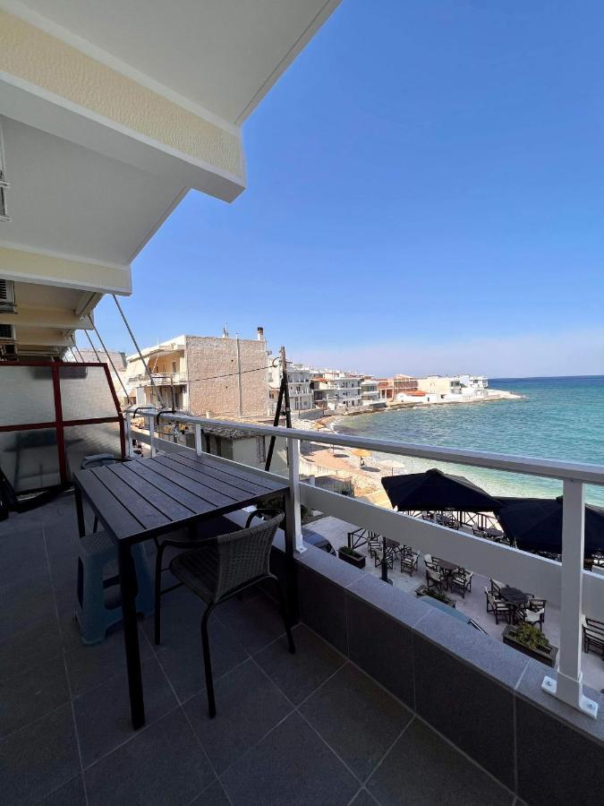 Beach Retreat In Town Corinth Exterior photo